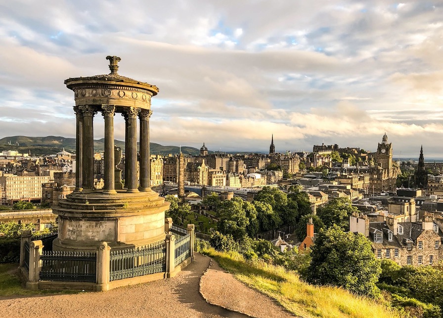 Calton Hill Useful tips to travel to Edinburgh